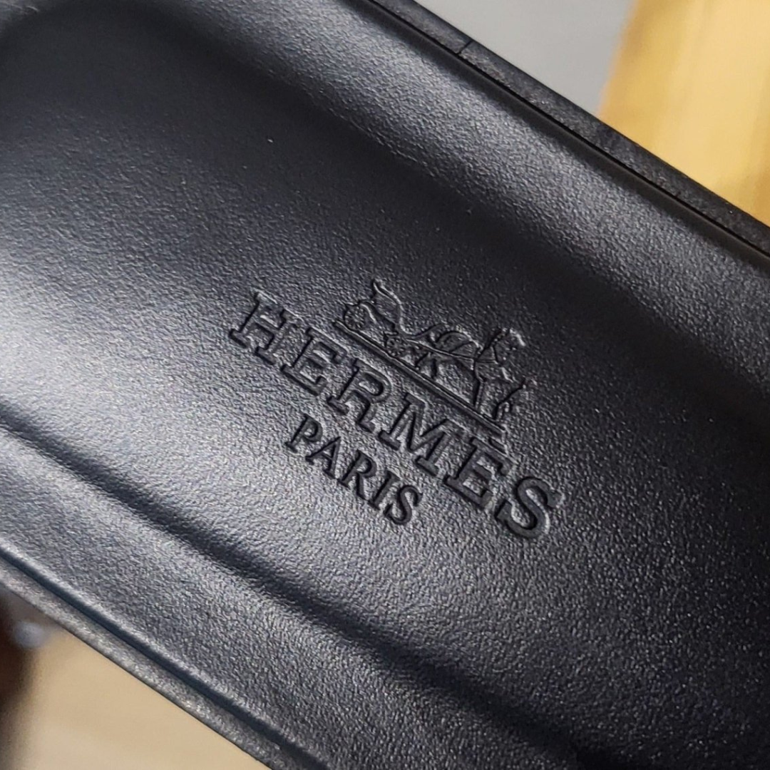 Hermes Noir Oran Sandals US 8