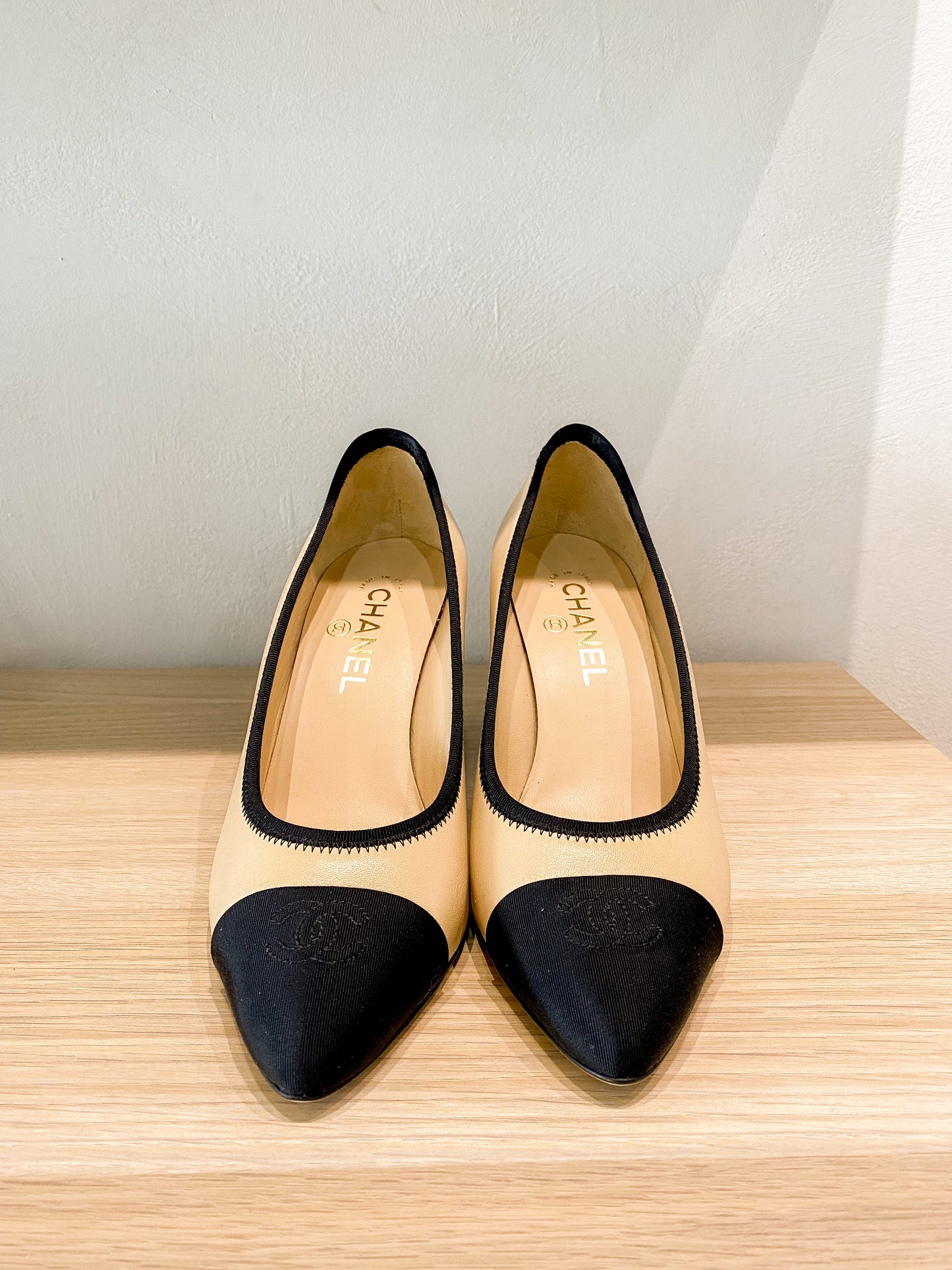 Chanel Bicolor Classic Pumps US 39