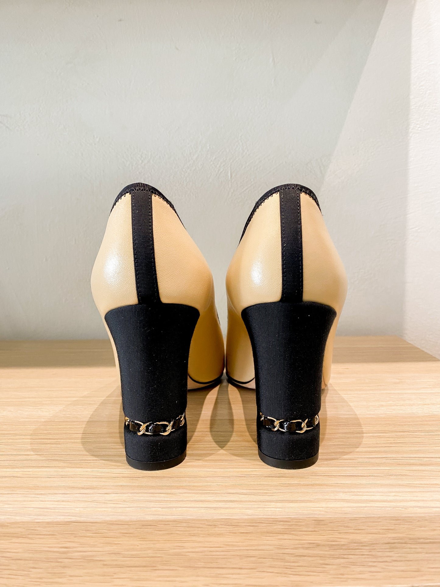 Chanel Bicolor Classic Pumps US 39