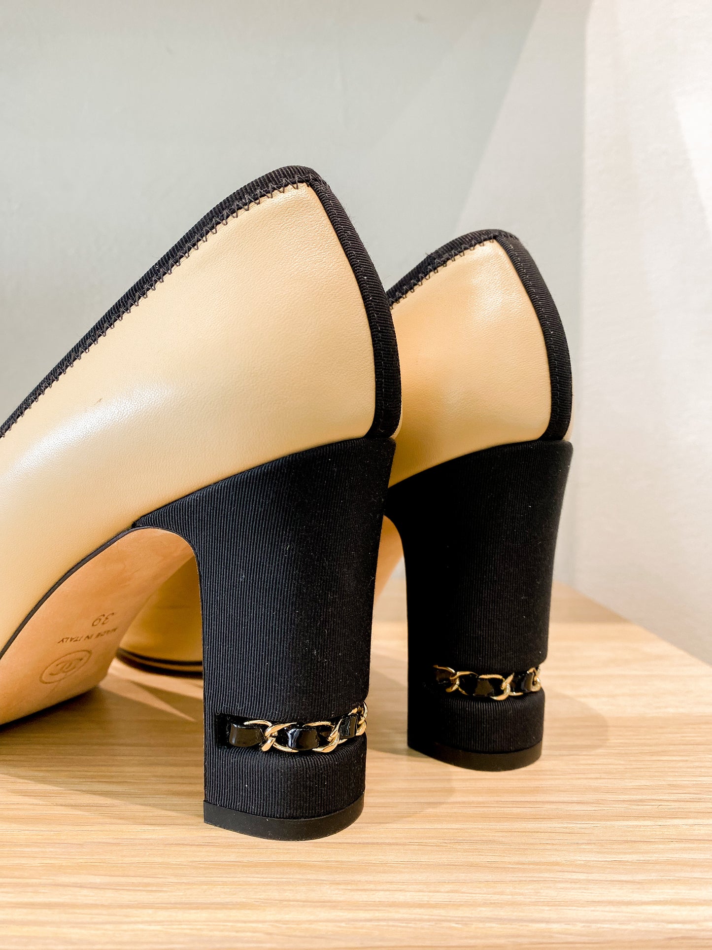 Chanel Bicolor Classic Pumps US 39