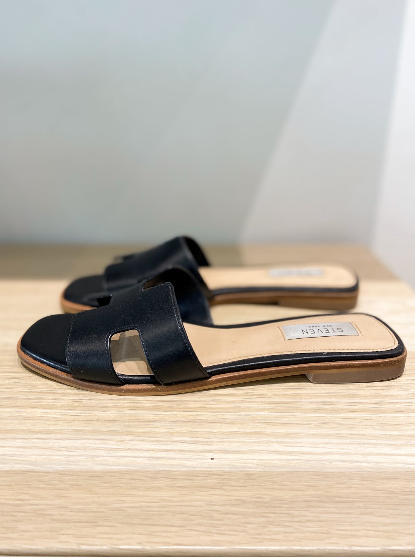 Steve Madden Haydn Black Leather Sandals