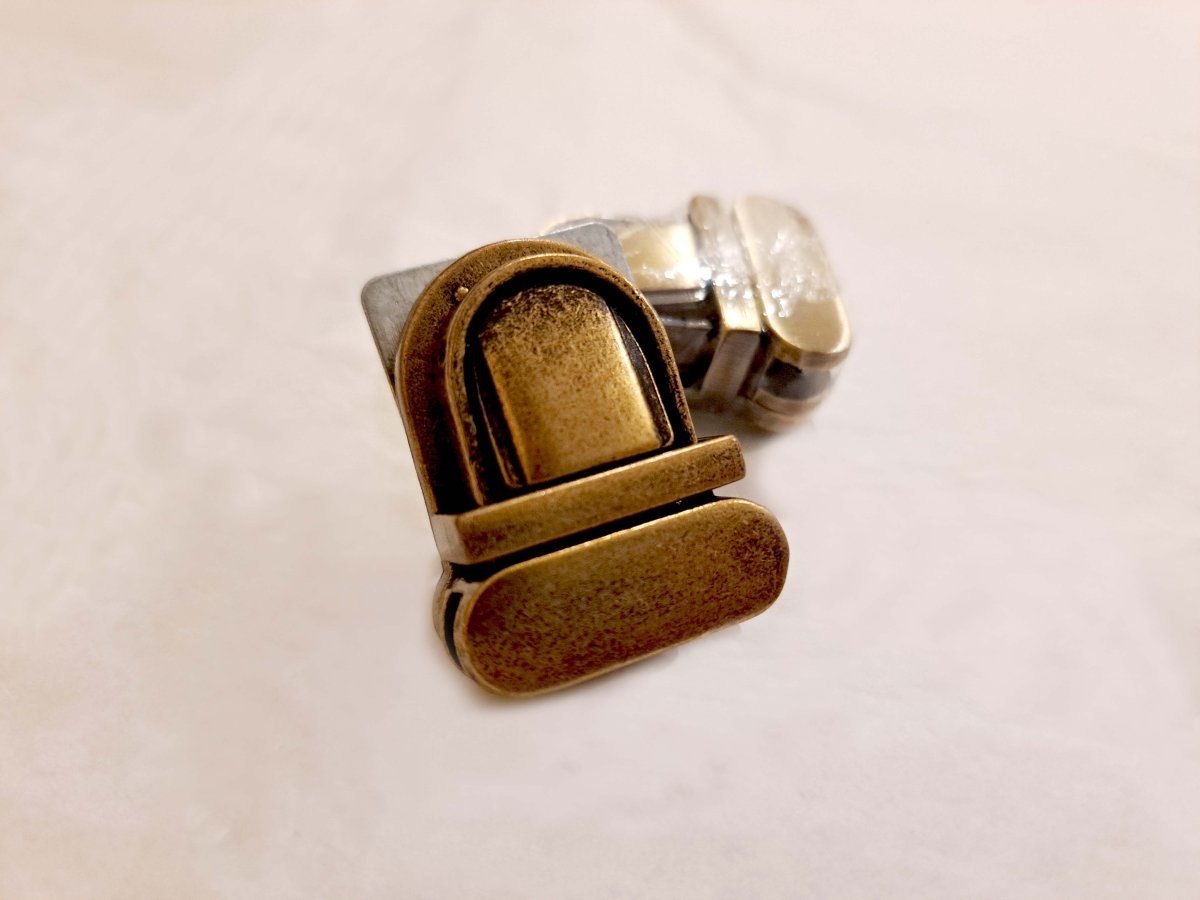 Handbag Clasps - Élysée