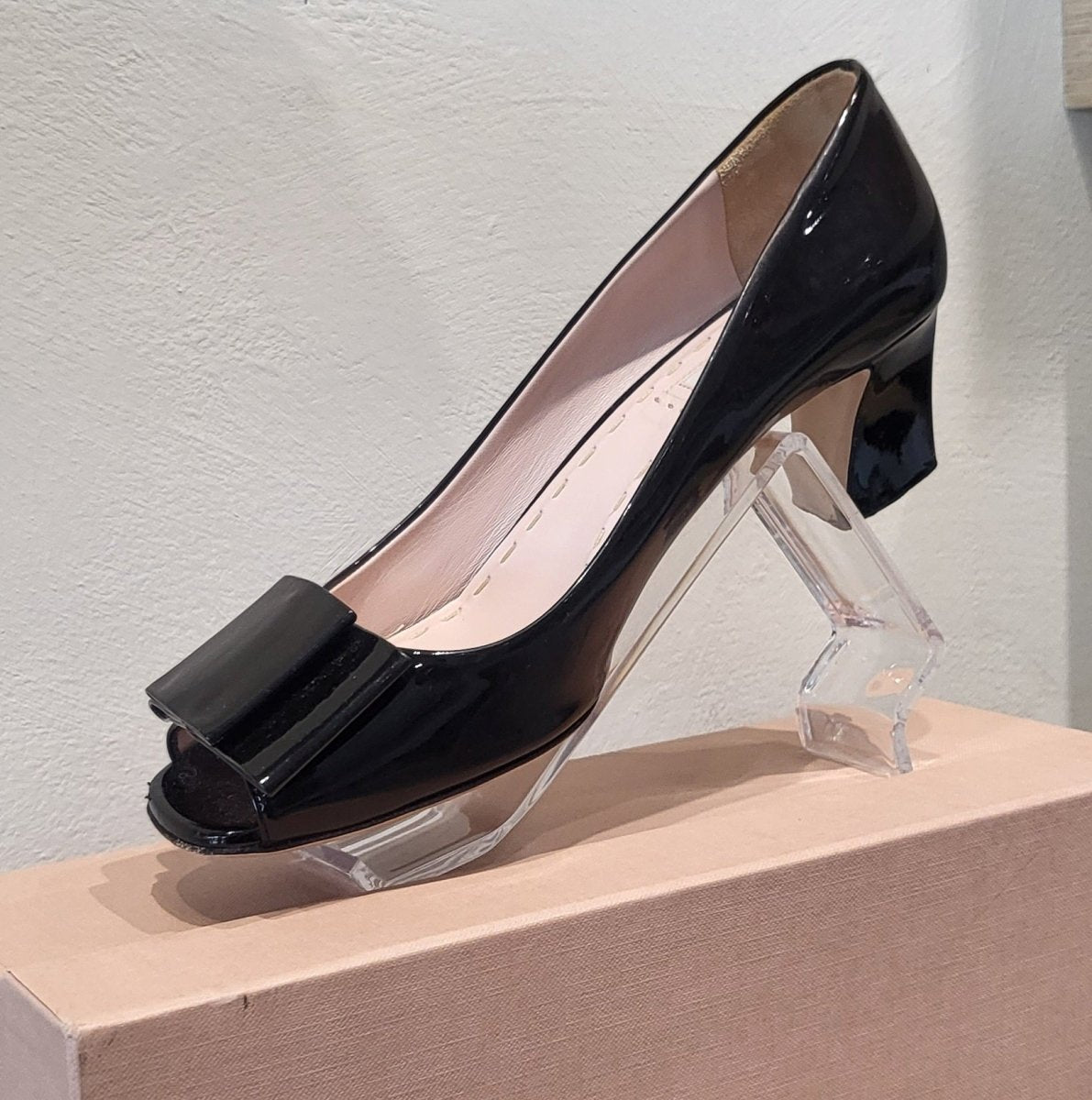 Miu Miu Black Patent Leather Bow Open Toe Heels - Élysée