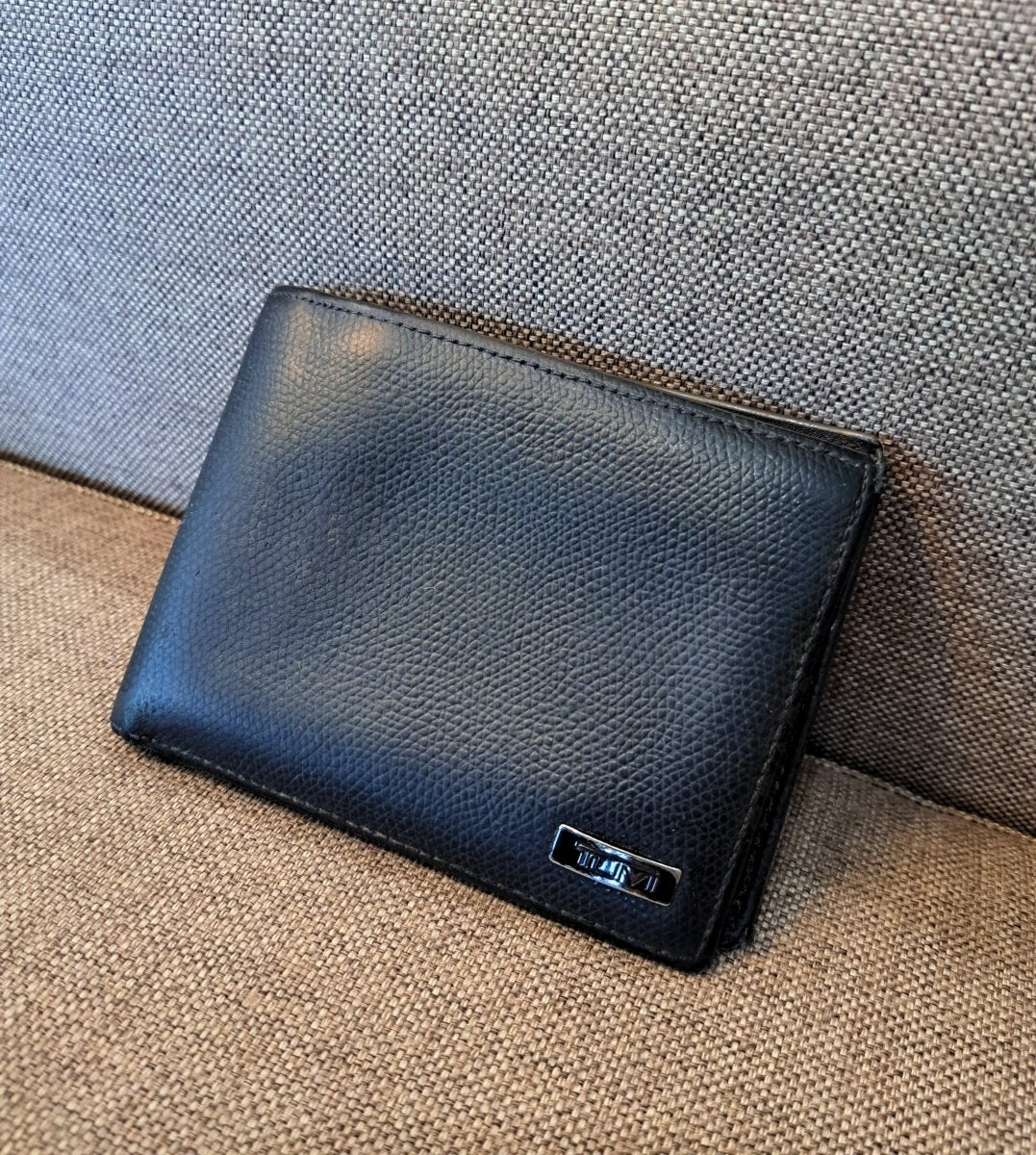 Tumi Men's Wallet in Black - Élysée