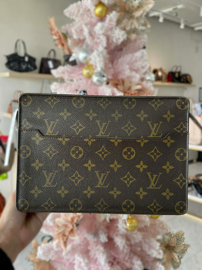 LV Pochette Homme Clutch