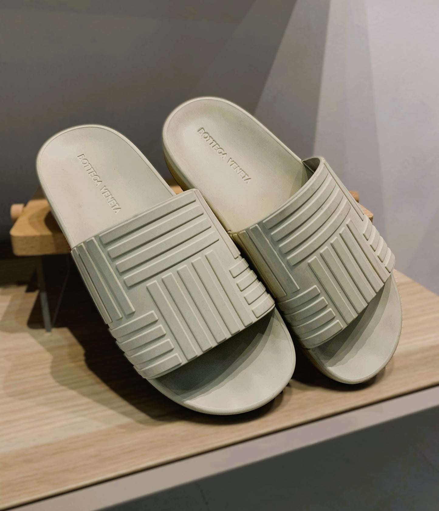 Bottega Veneta Sea Salt Rubber Slide 40 Men Sandals