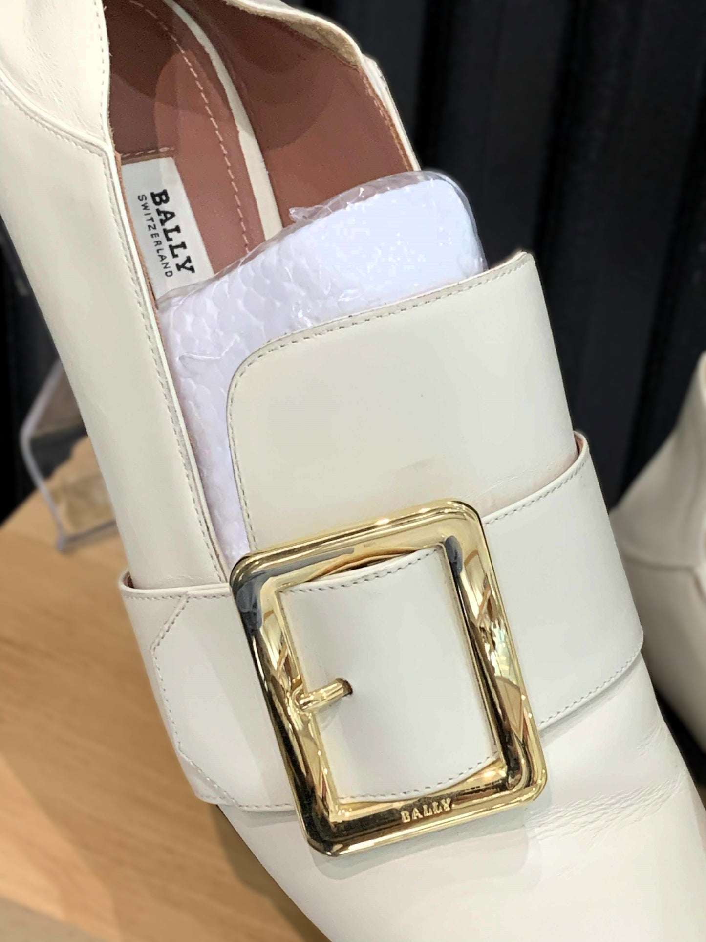 Bally Janelle Leather Women Buckle Loafer US 9