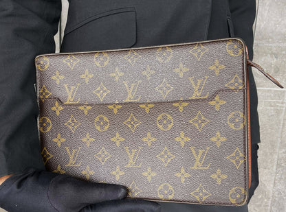 Louis Vuitton  Pochette Homme Clutch