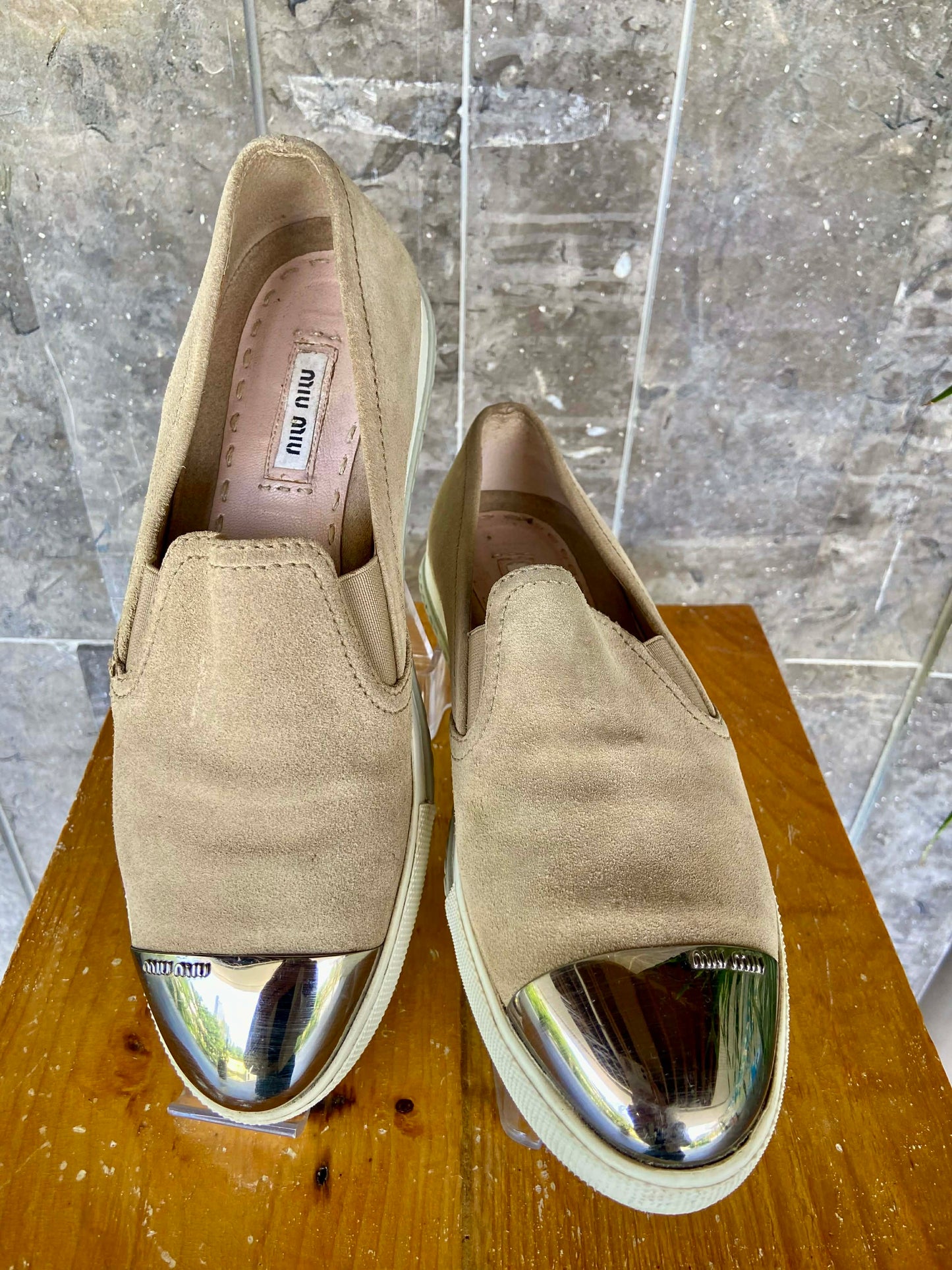 Miumiu Metal cap slip-on size 37