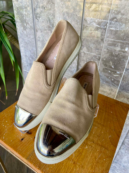 Miumiu Metal cap slip-on size 37
