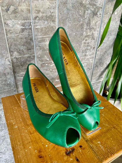 Prada Peep toe in green size 7