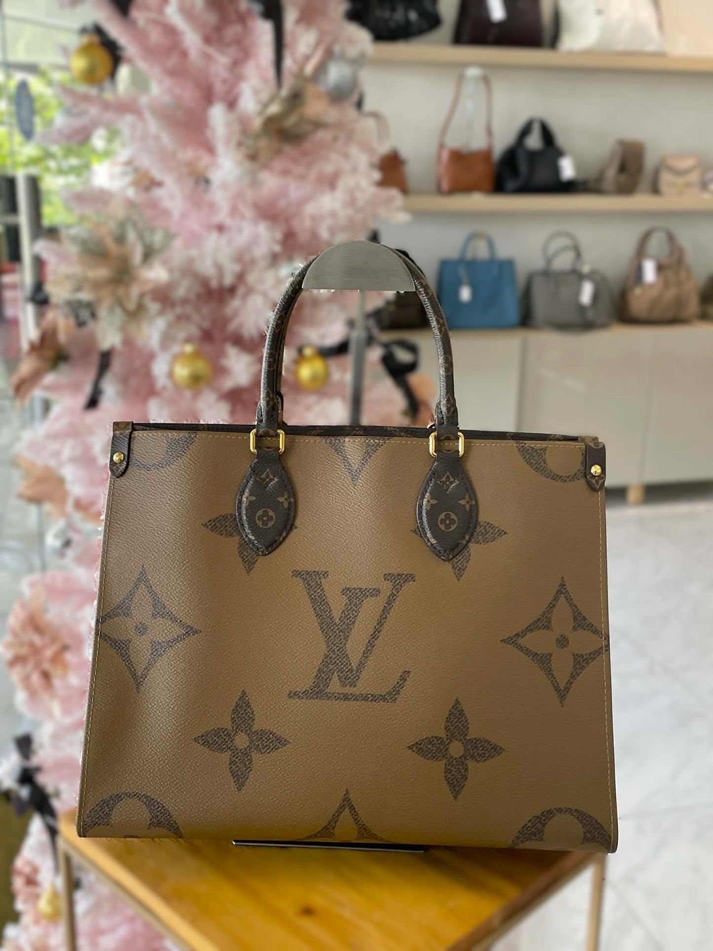 Louis Vuitton OnTheGo
