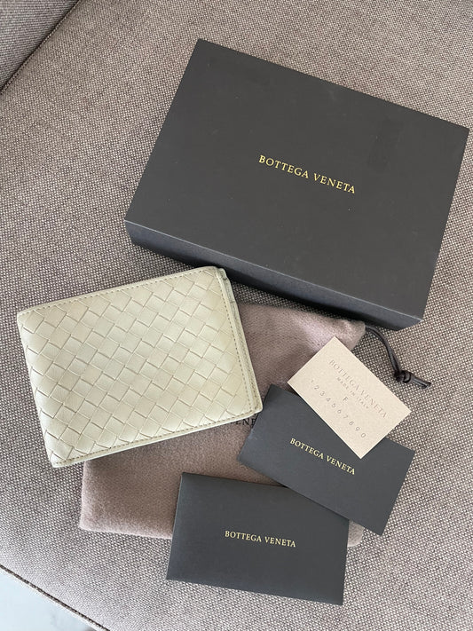 Bottega Veneta  Bifold Wallet Intrecciato