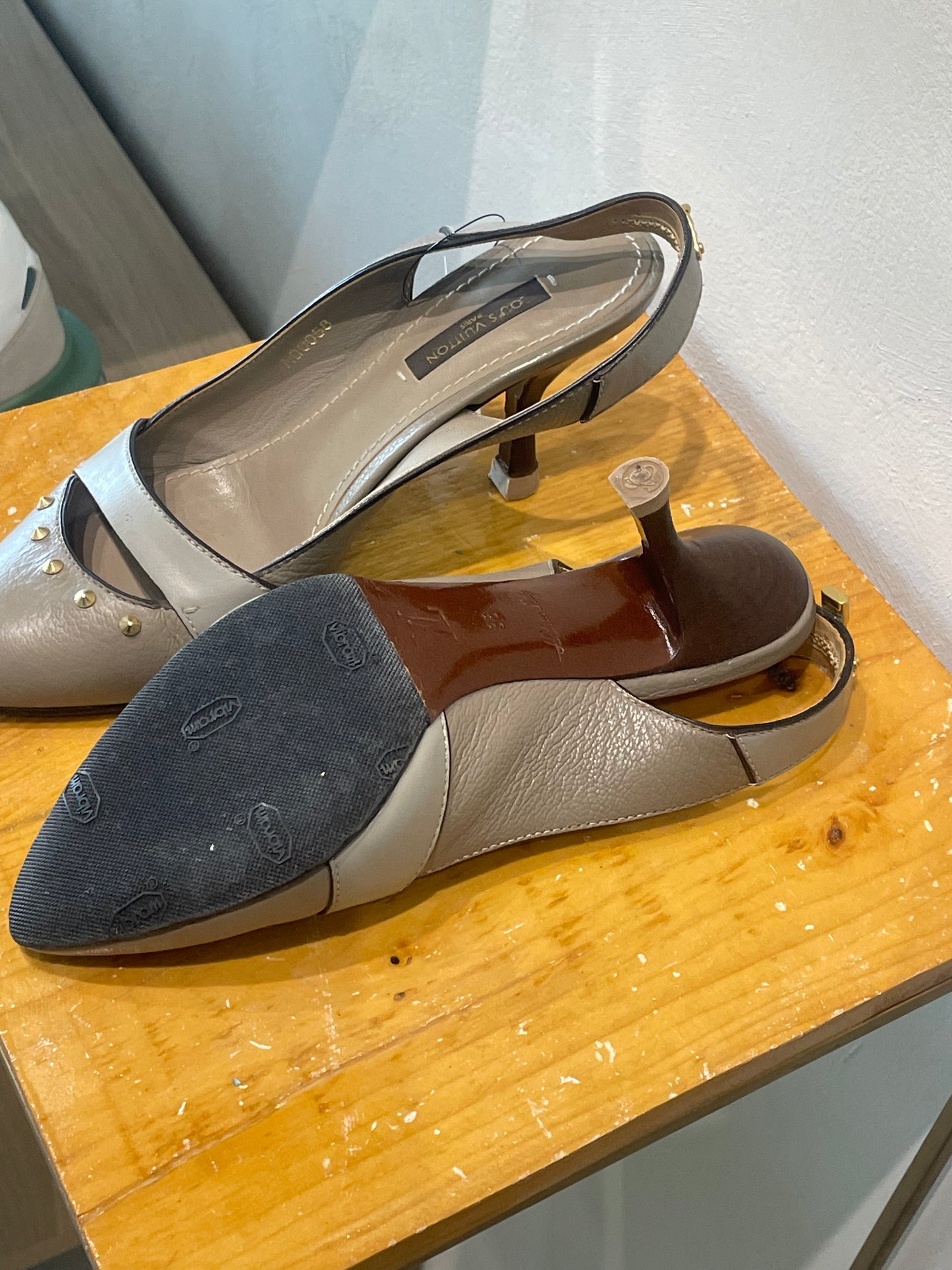 Louis Vuitton Stiletto Leather Upper Heels US 36
