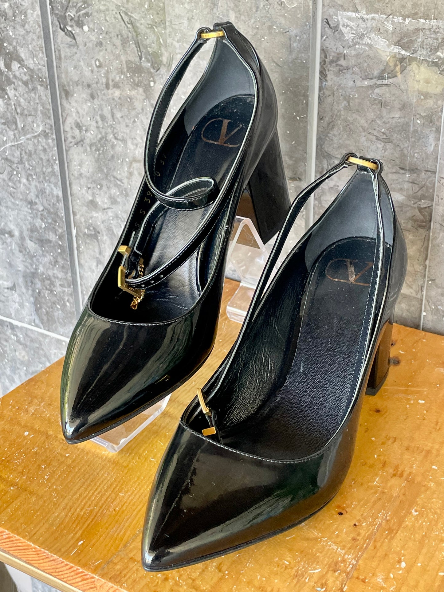 Valentino Garavani Tan- Go  Patent Leather Pumps  Size 37