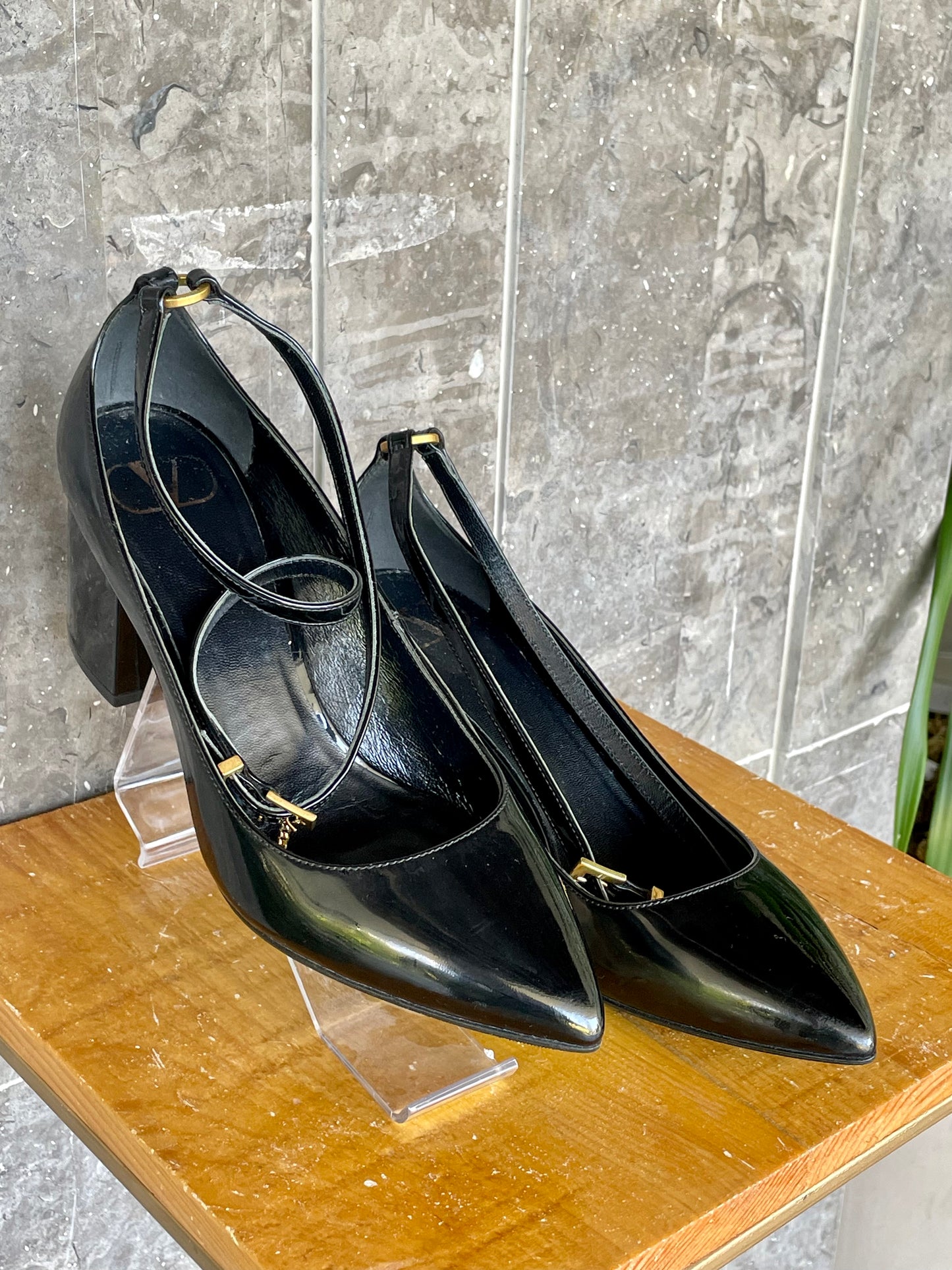 Valentino Garavani Tan- Go  Patent Leather Pumps  Size 37