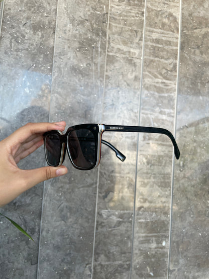 Burberry Eyewear Carnaby Sunglasses