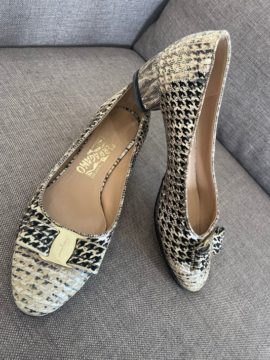 Salvatore Ferragamo Vara Lizard Print Size 39