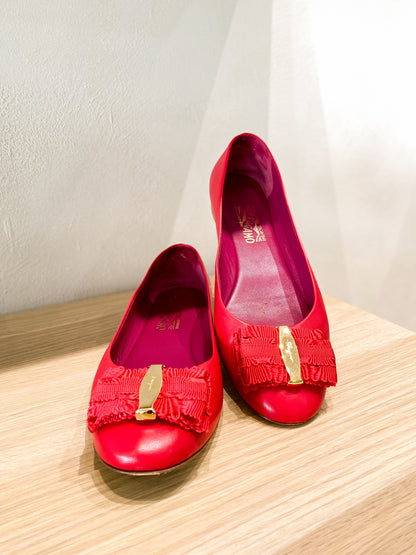 Ferragamo Ballet Shoes US 9