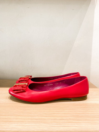 Ferragamo Ballet Shoes US 9