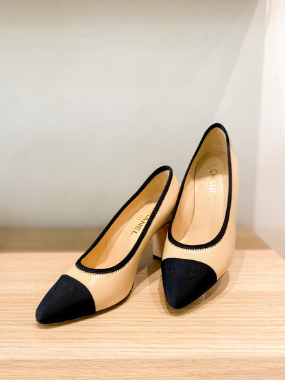Chanel Bicolor Classic Pumps US 39