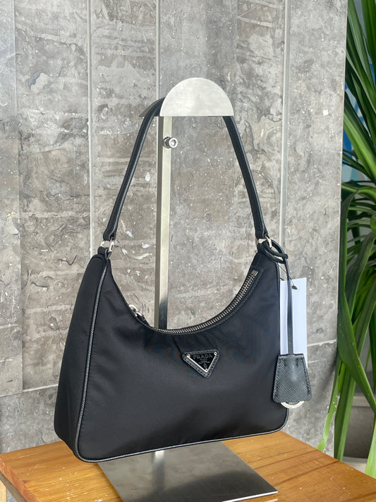 Prada Re-Edition 2005 shoulder bag