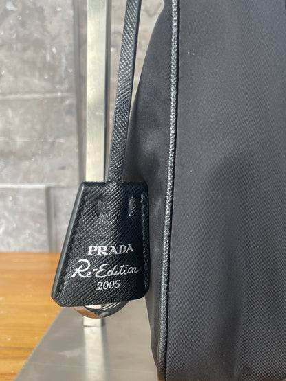 Prada Re-Edition 2005 shoulder bag