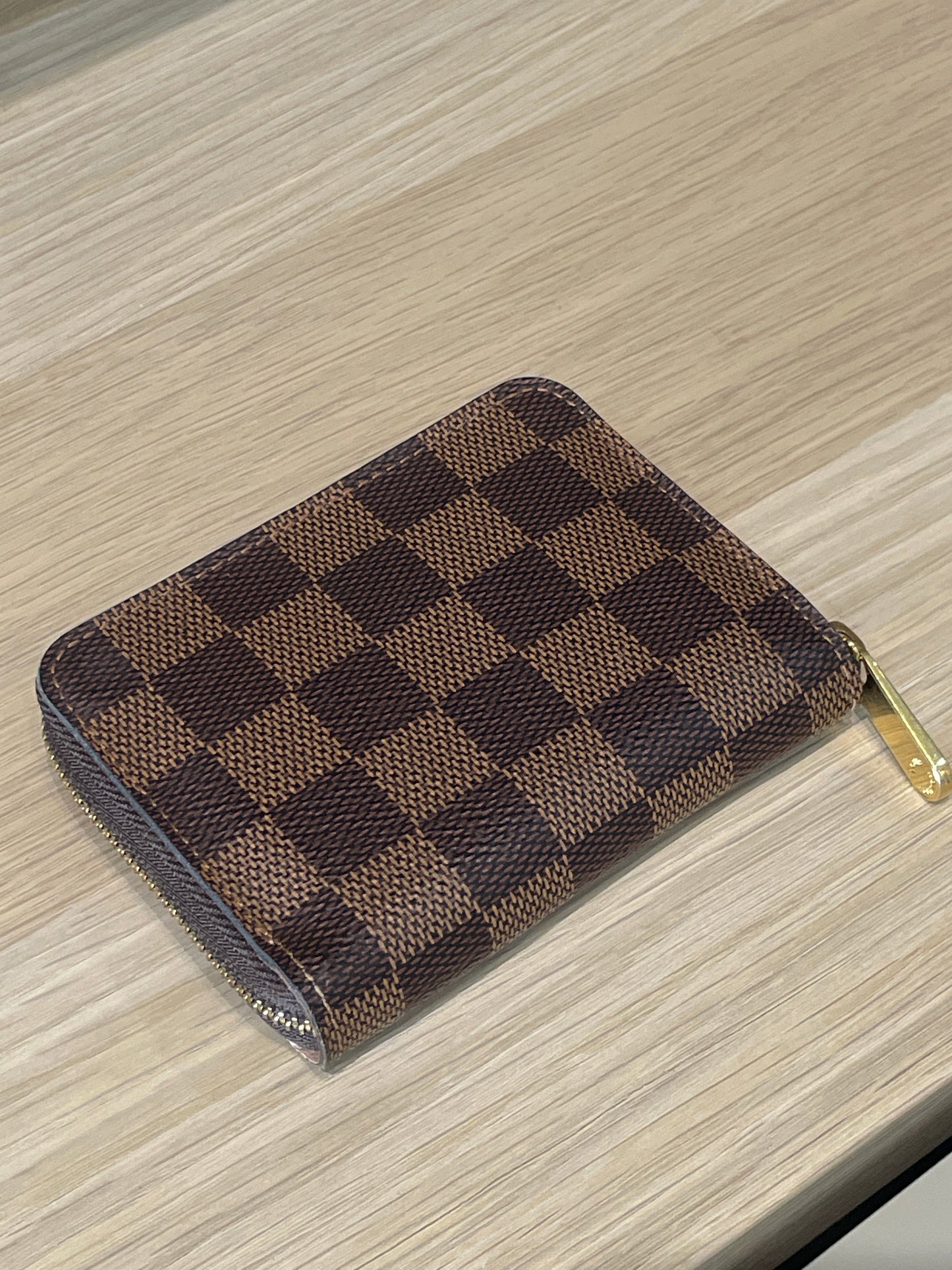 Louis Vuitton Damier Canvas Zippy coin purse