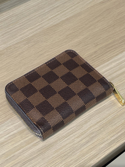 Louis Vuitton Damier Canvas Zippy coin purse