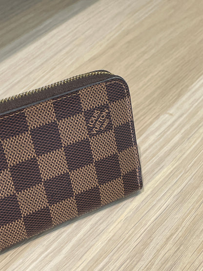Louis Vuitton Damier Canvas Zippy coin purse