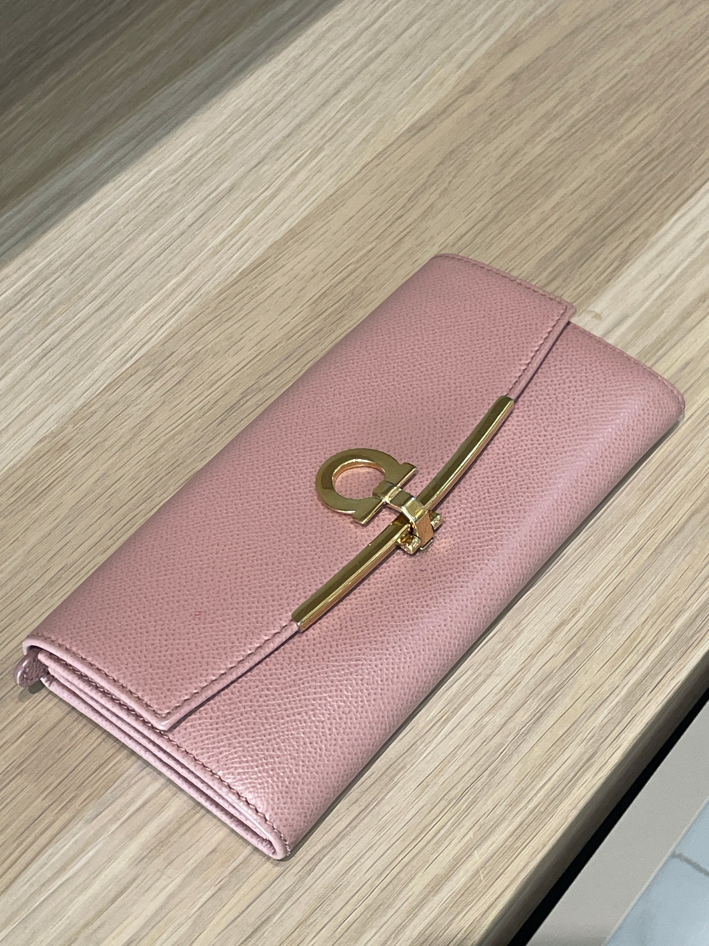Salvatore Ferragamo Gancini Continental in Pink