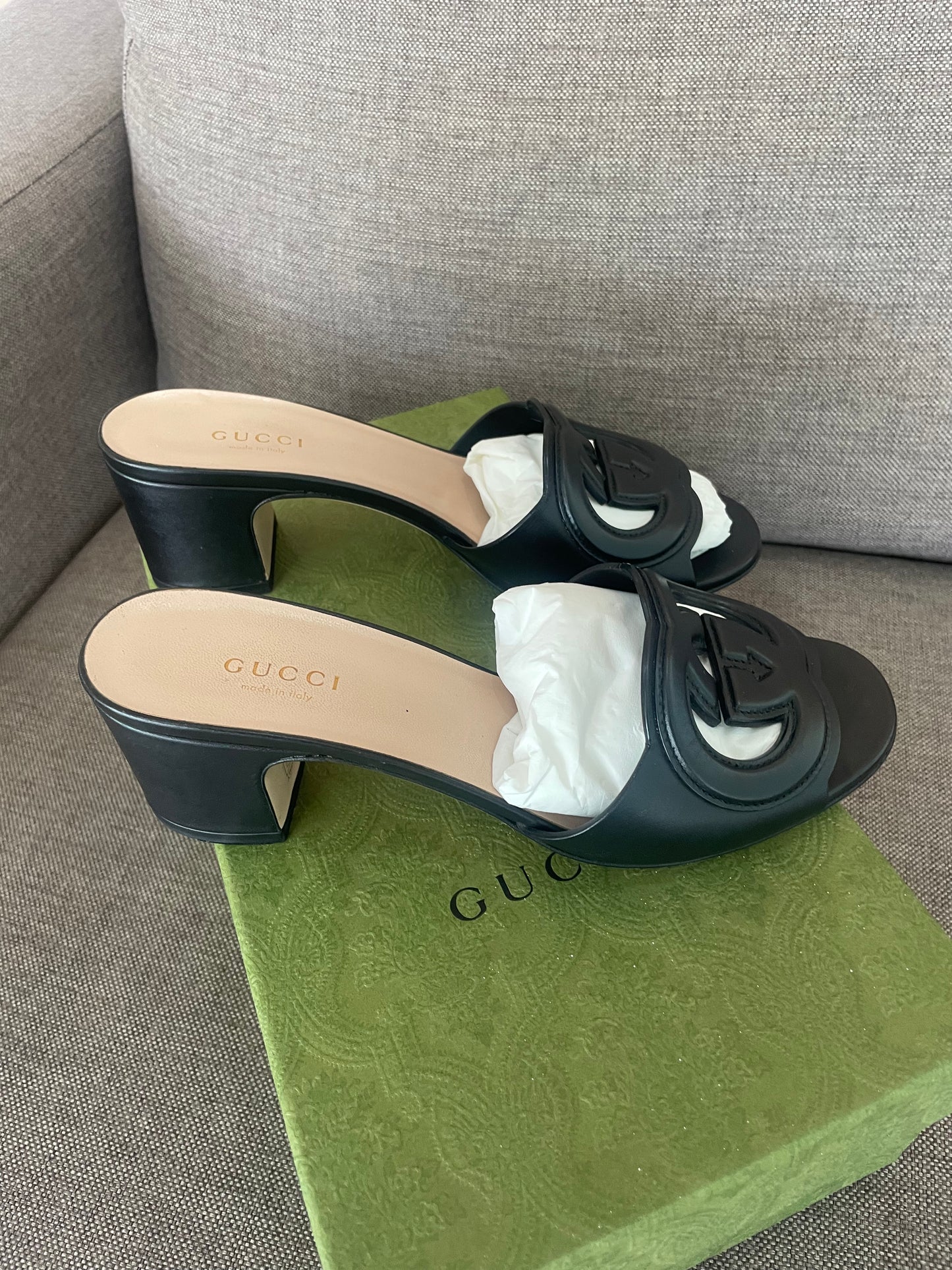 Gucci leather mules US 6