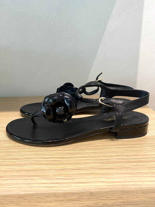Chanel Black Leather Interlocking CC Camellia T- Straps US 38