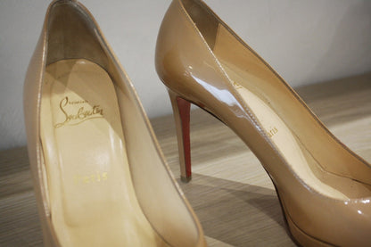 Christian Louboutin Vintage Dorissima US 8.5