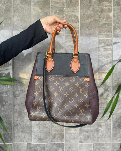 LV Monogram Sac Fold Tote