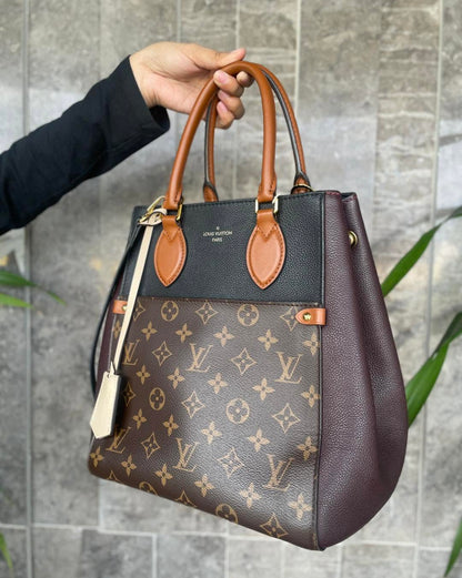 LV Monogram Sac Fold Tote