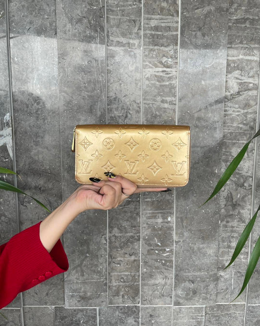 Louis Vuitton Monogram Vernis Zippy Beige Poudre