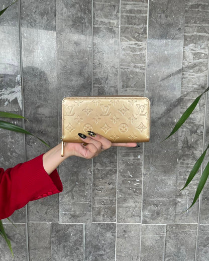 Louis Vuitton Monogram Vernis Zippy Beige Poudre
