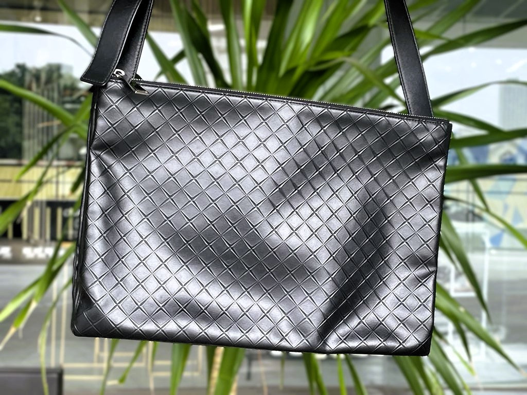 Bottega Veneta Unisex Triple Pouch Black Leather Cross Body Bag