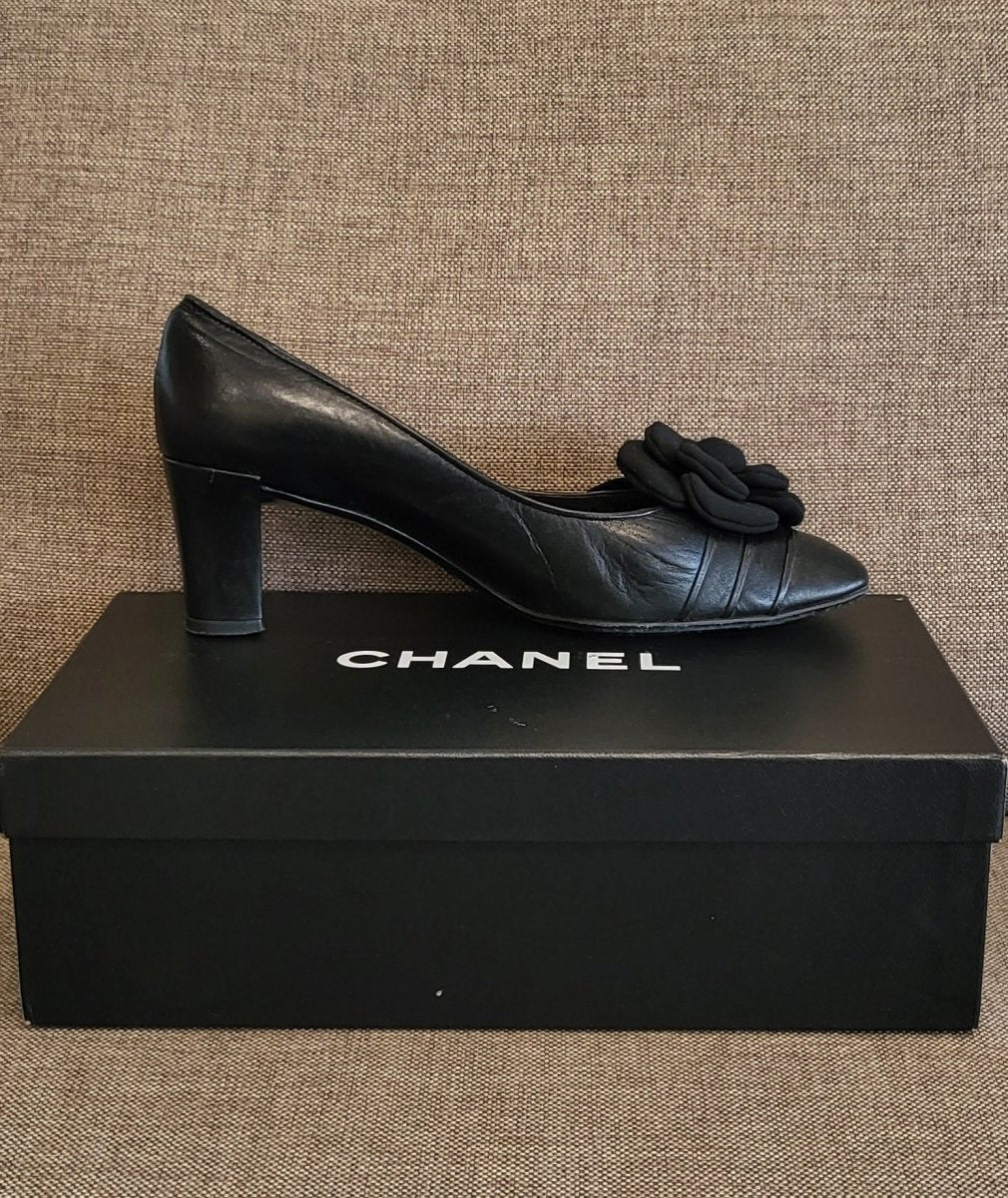 Chanel Black Heels - Élysée