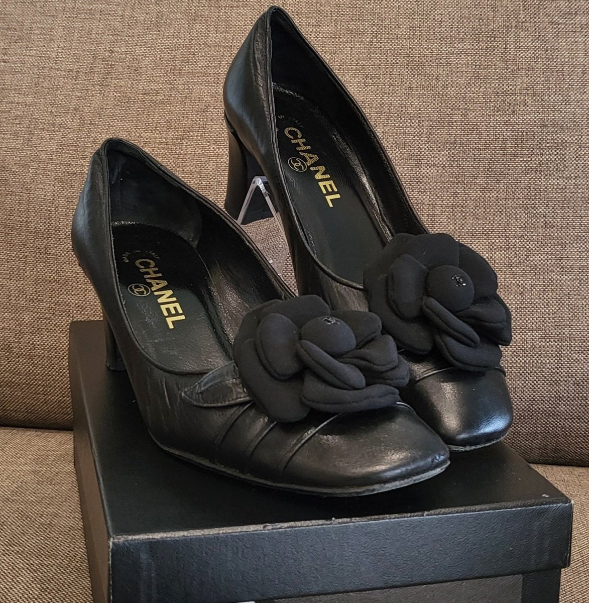 Chanel Black Heels - Élysée