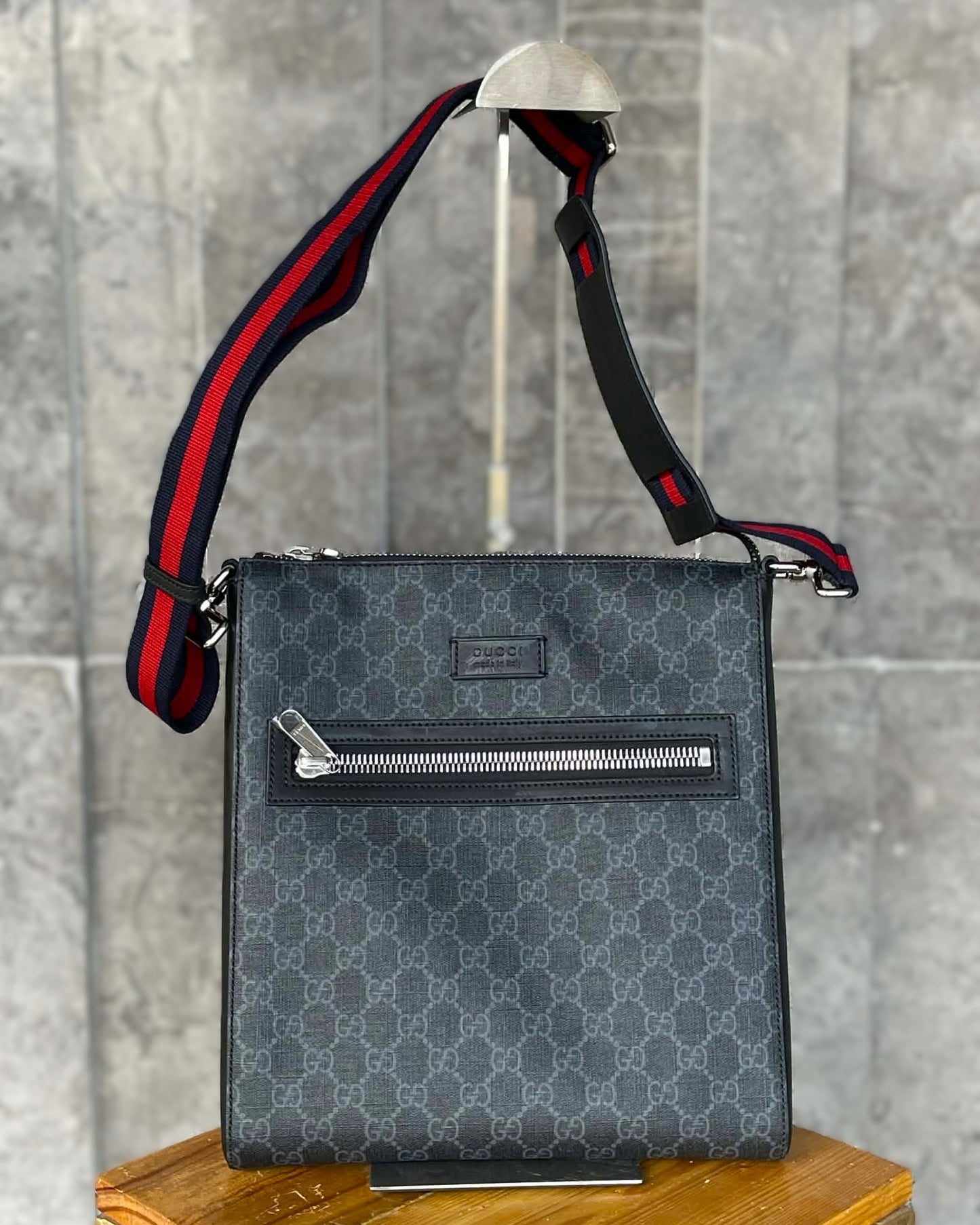 Gucci GG Supreme Messenger Bag Black
