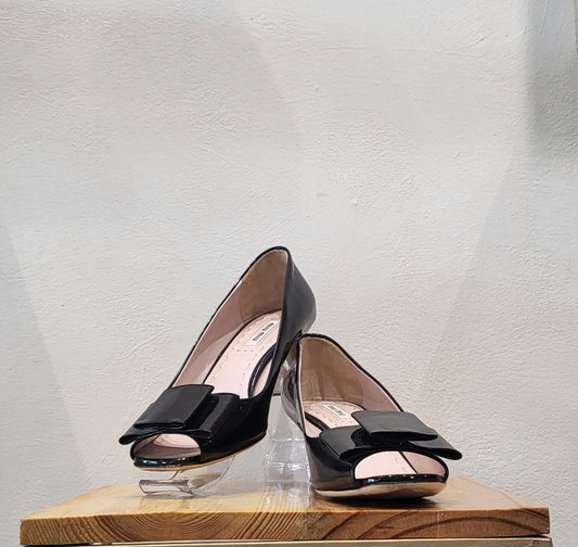 Miu Miu Black Patent Leather Bow Open Toe Heels - Élysée