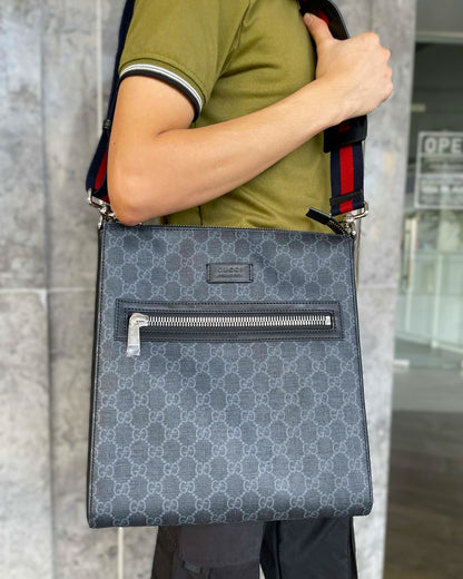 Gucci GG Supreme Messenger Bag Black