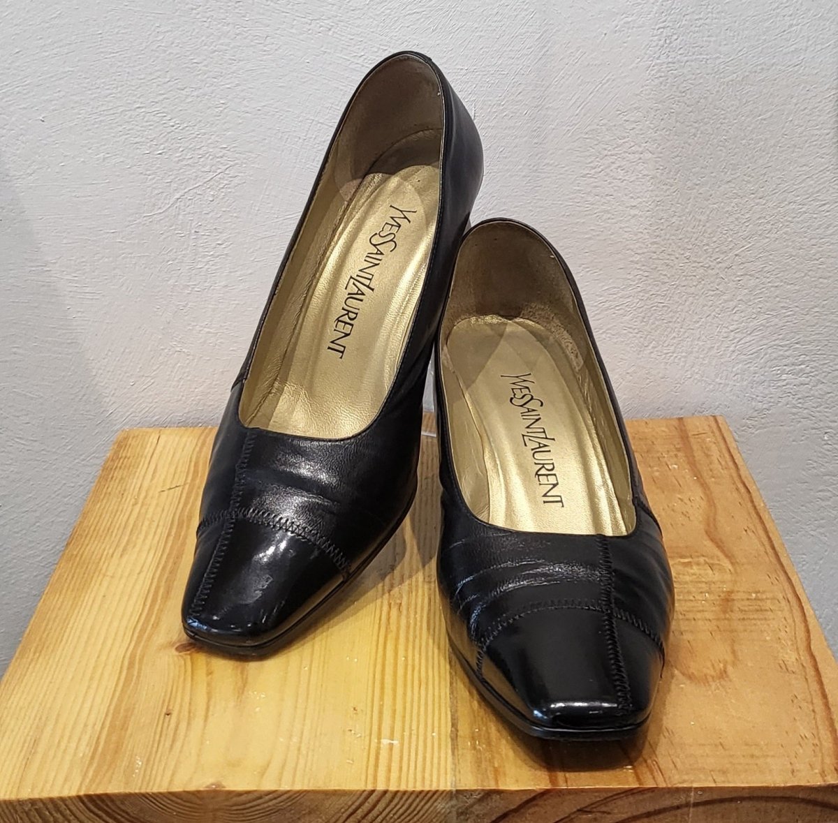 YSL Black shoes - Élysée